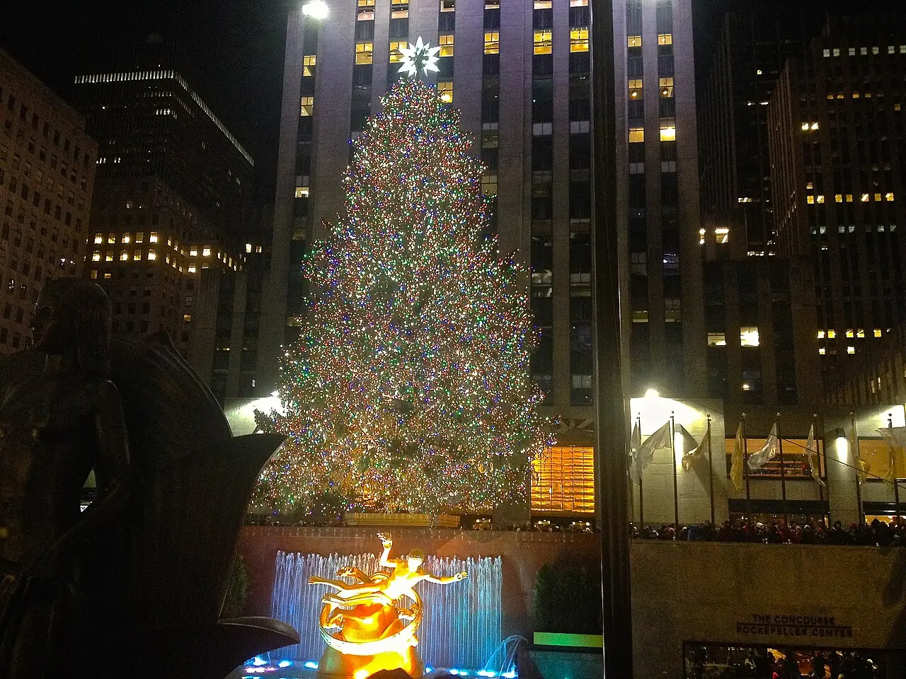 Cây thông Rockefeller Center, biểu tượng Giáng sinh ở New York