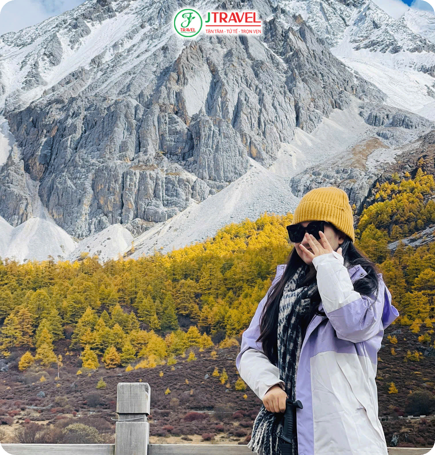 Du khách nên mang theo áo khoác nhẹ, khăn choàng, nón len và giày đi bộ