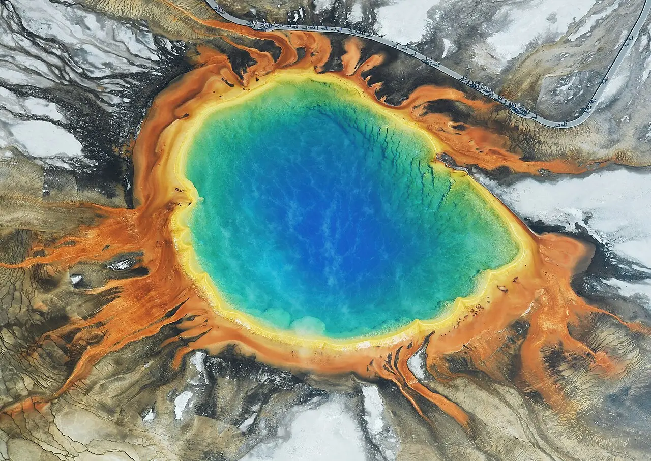 Suối nước nóng Grand Prismatic ở Yellowstone
