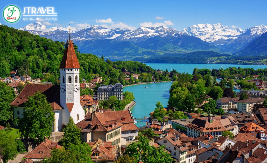 Interlaken Thụy Sĩ trung tâm du lịch gần Hồ Brienz và dãy Alps