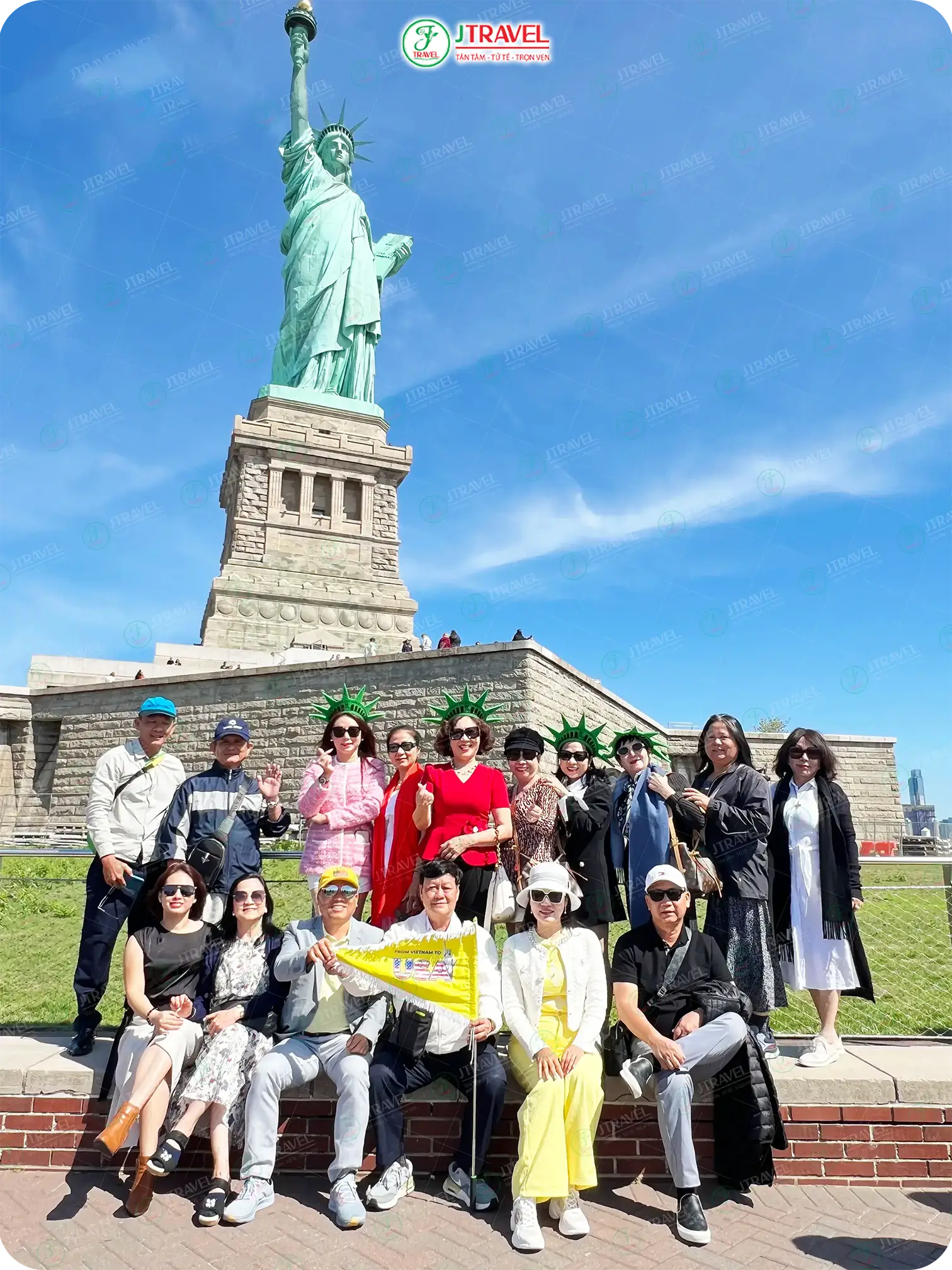 Checkin trước Tượng Nữ Thần Tự Do huyền thoại