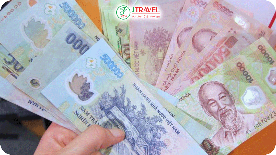 Nên chuẩn bị tiền mặt sẵn vì miền Tây ít sử dụng chuyển khoản