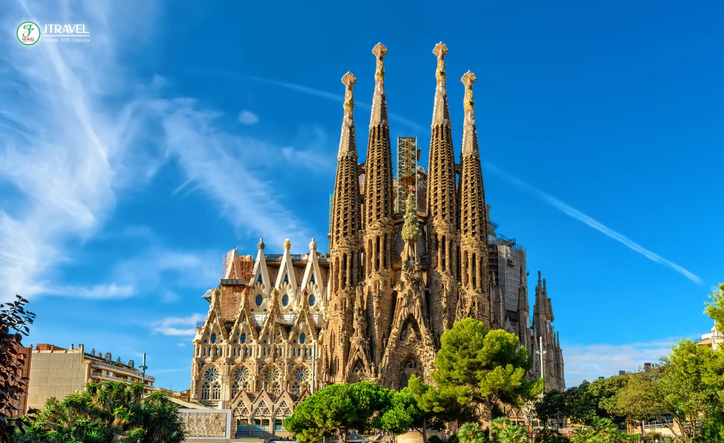 Sagrada Família với kiến trúc đầy sáng tạo