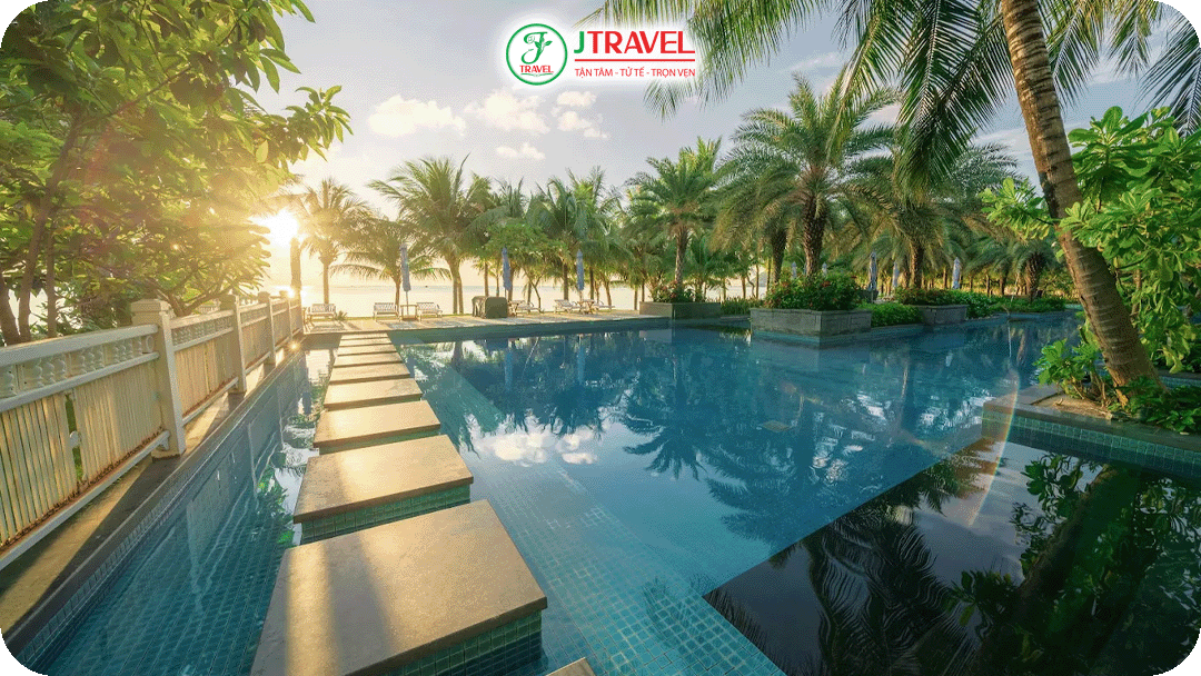 Cảnh quan trong xanh hướng ra biển của JW Marriott Phu Quoc Emerald Bay Resort & Spa