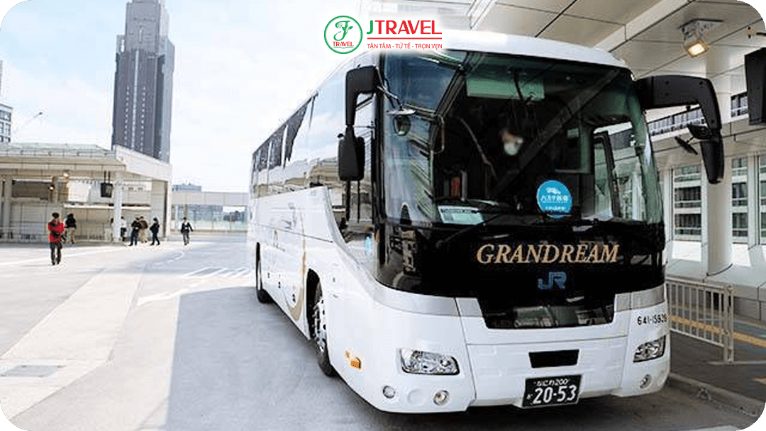 Xe buýt đường cao tốc lý tưởng cho chuyến đi xa Nhật