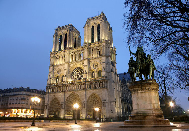 Nhà thờ Đức Bà Paris (Notre-Dame de Paris) – Pháp (ảnh internet)