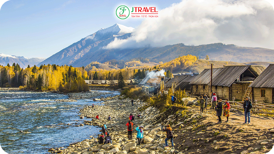 Làng Hemu - Ngôi làng đẹp như tranh tại Tân Cương vào mùa thu
