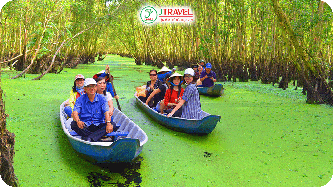 Rừng Tràm Trà Sư là địa điểm du lịch nổi bật vào mùa nước nổi