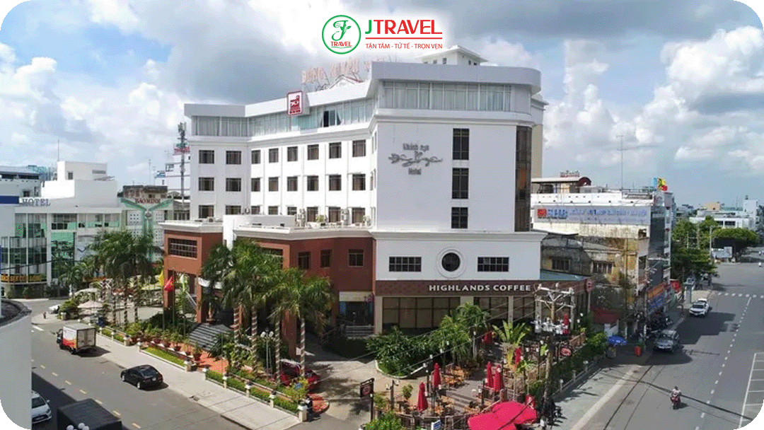 Khách sạn Đông Xuyên 3 sao nằm gần Asia Plaza và Co.op Mart Long Xuyên