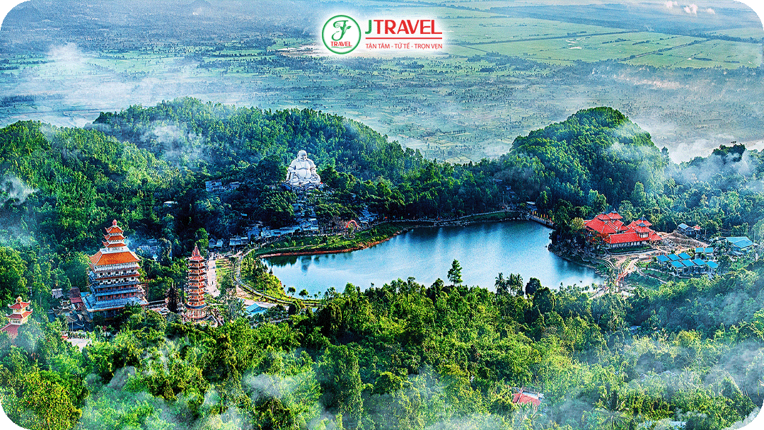 Núi Cấm - Một trong những ngọn núi thuộc Thất Sơn (Bảy Núi)