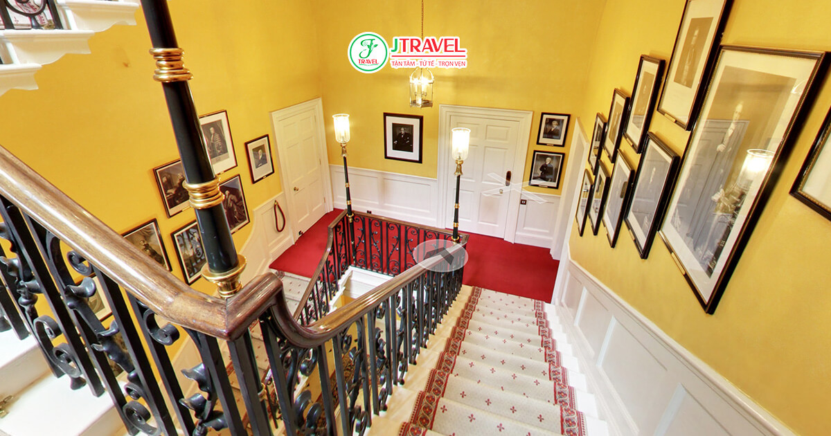Staircase (Nguồn Web chính thức của 10 Downing Street)