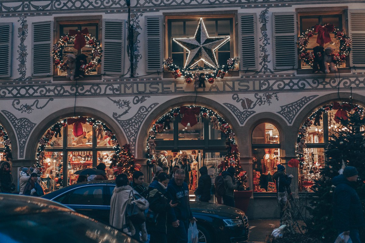 Ngôi nhà khung gỗ trang trí Giáng sinh ở Colmar