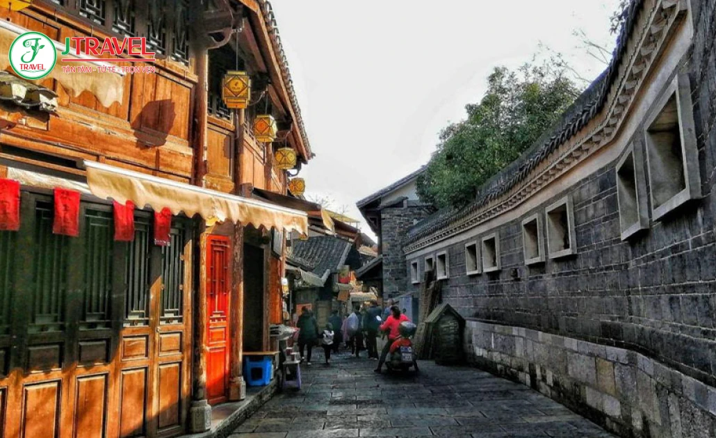 Thanh Nham cổ trấn cổ kính, điểm check-in nổi tiếng gần Quý Dương