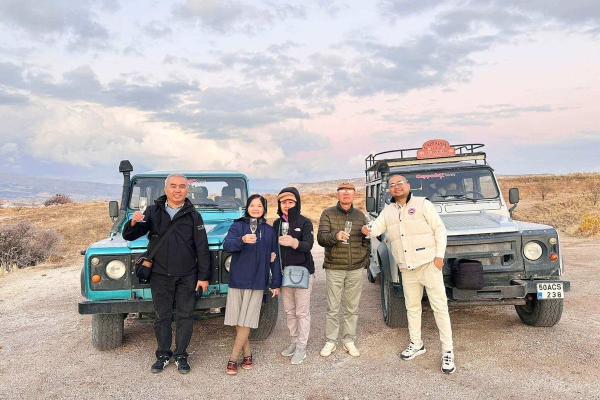 Khách J Travel trải nghiệm xe jeep ở Cappadocia