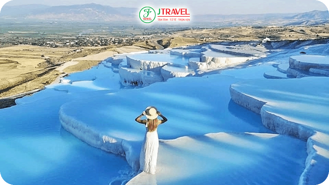 Thung lũng Manderes nổi tiếng toàn cầu bởi Pamukkale