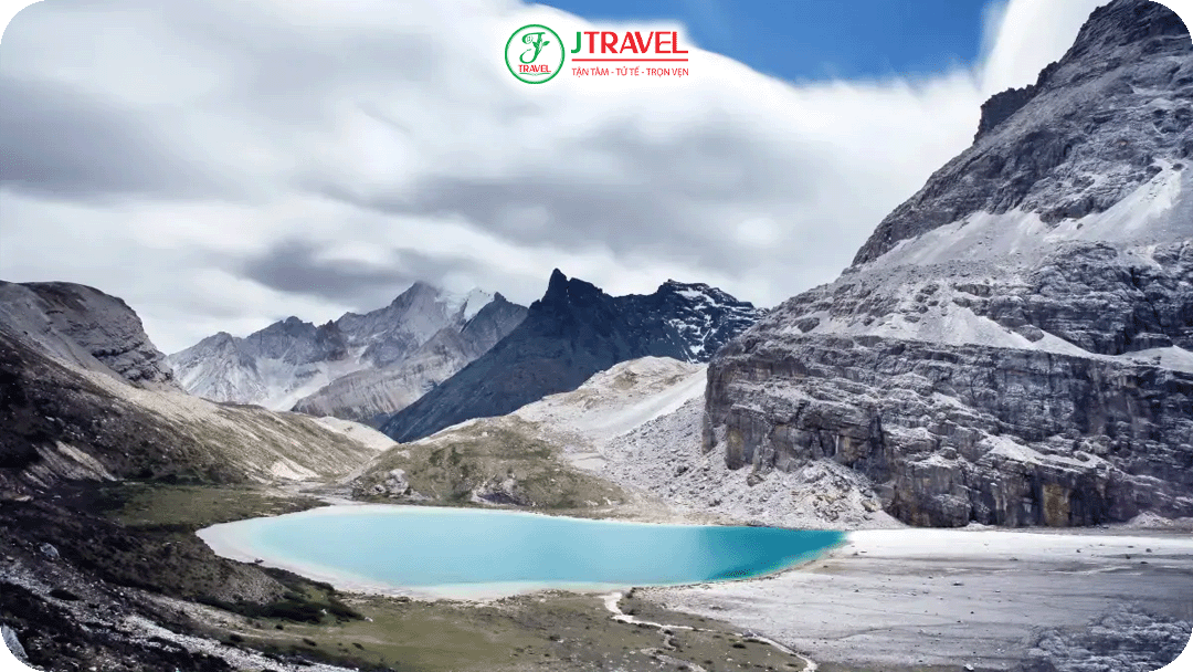 Hồ Sữa vào mùa đông lạnh giá