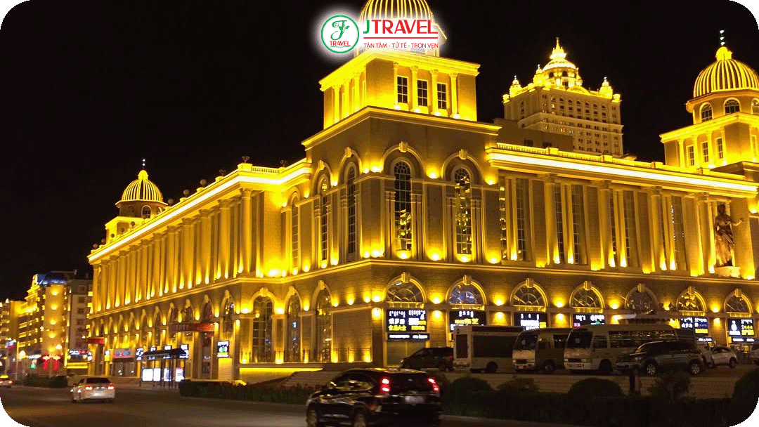 Những tòa nhà kiểu Nga lộng lẫy vào ban đêm