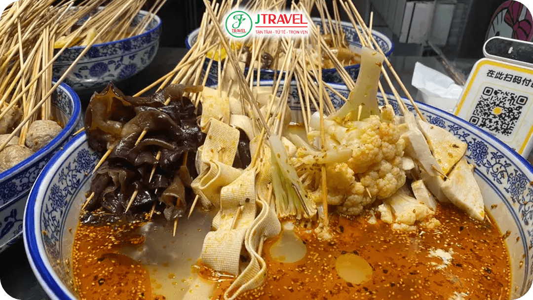 Hồng Nhai Động cũng là “thiên đường ăn vặt”