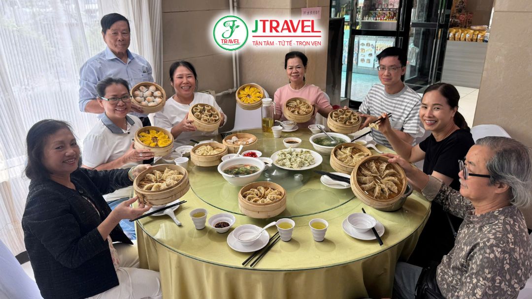 Bữa ăn sủi cảo đặc trưng