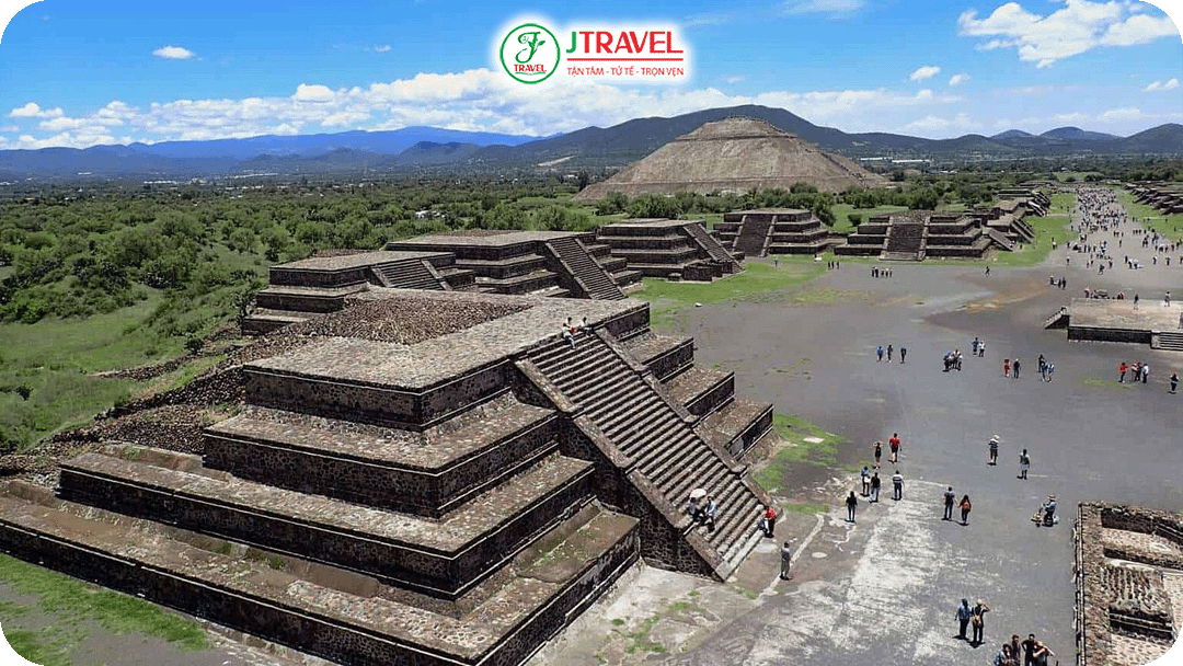 Teotihuacán là một thành bang cổ đại nằm trong Thung lũng Mexico