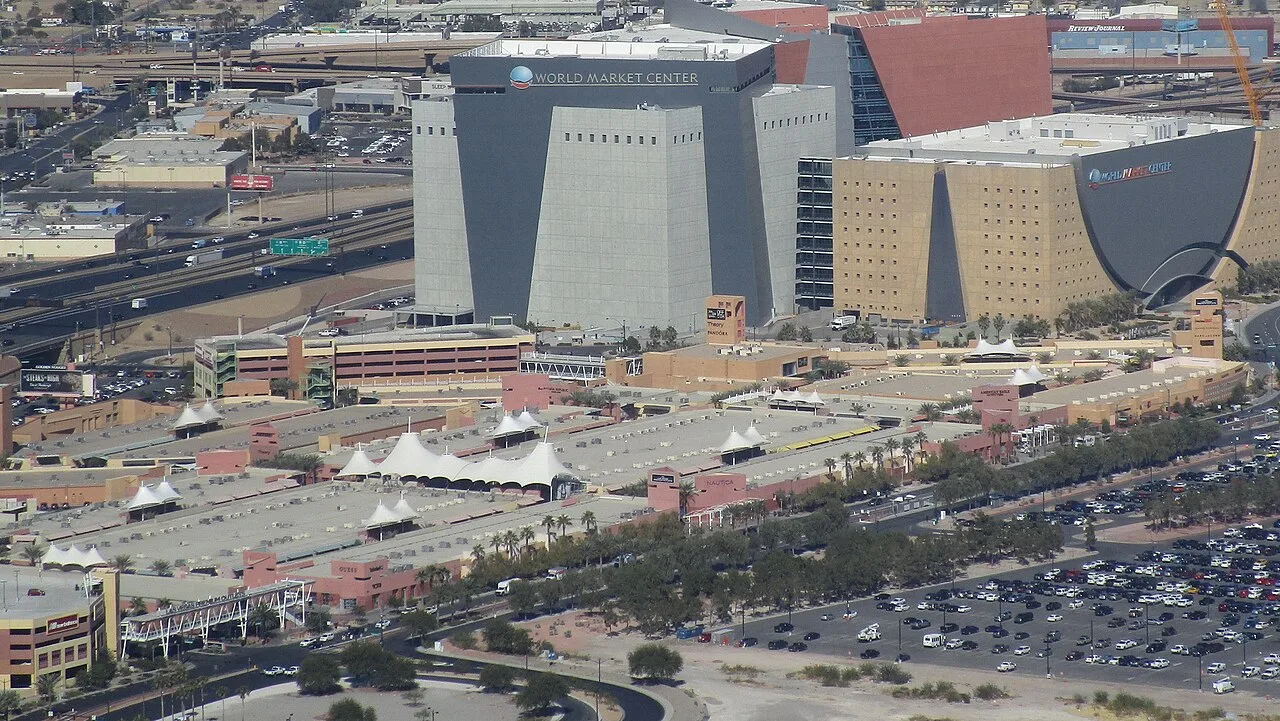Outlet Las Vegas, nơi khách tour mua sắm chịu thuế bang Nevada