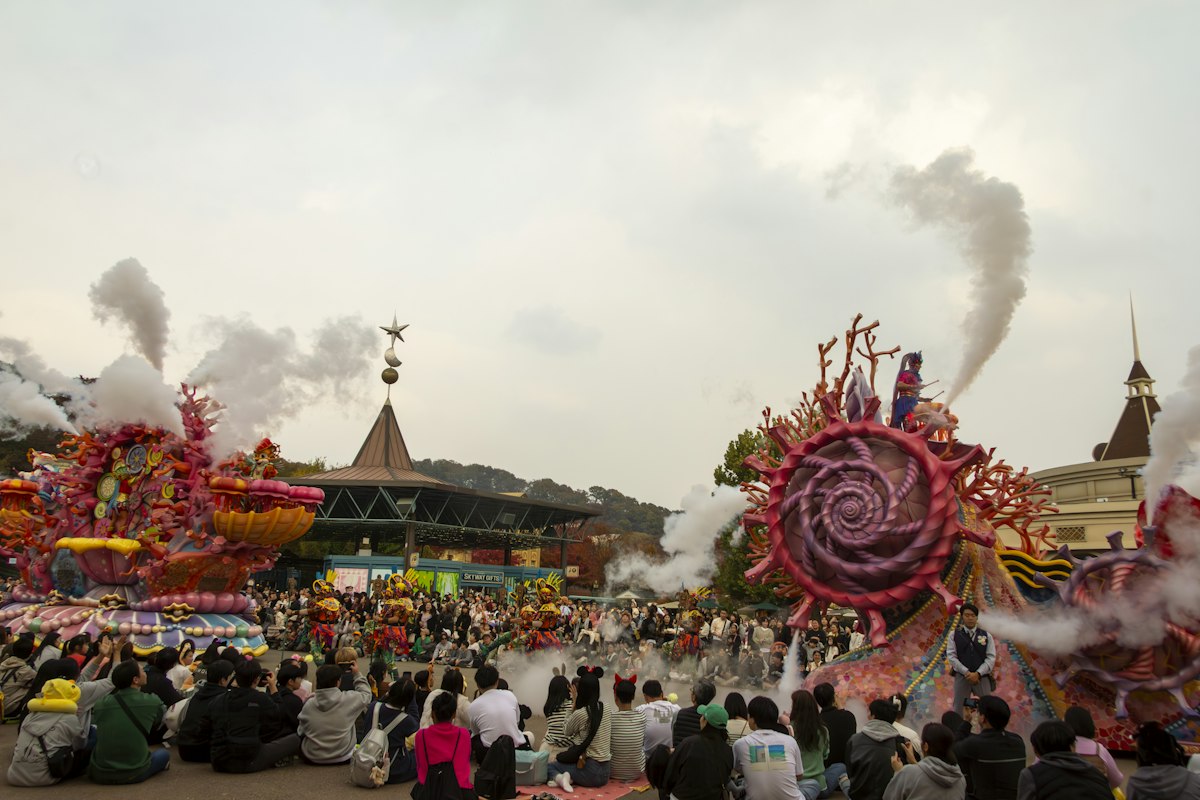 Màn diễu hành sôi động tại Everland