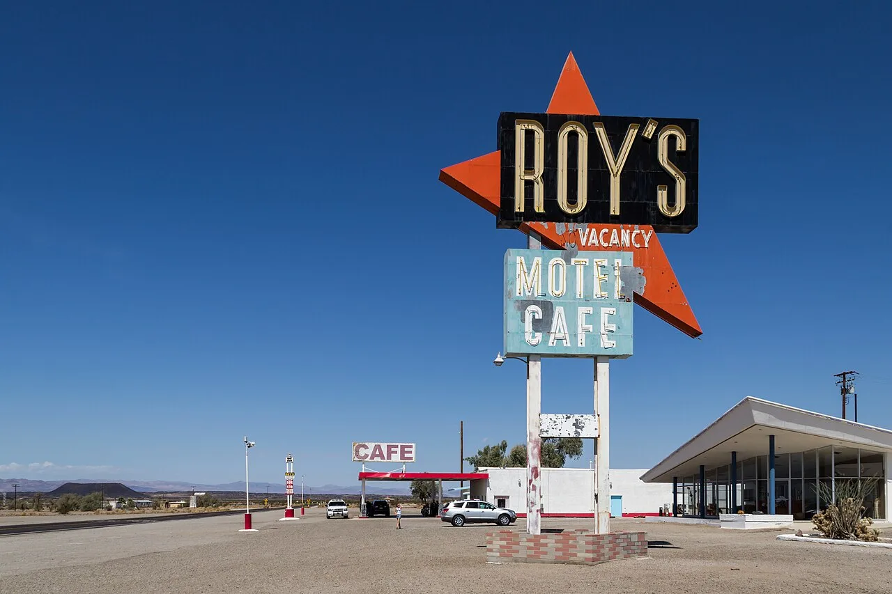 Trạm Roy's Motel ở Amboy giữa sa mạc Mojave trên Route 66 California