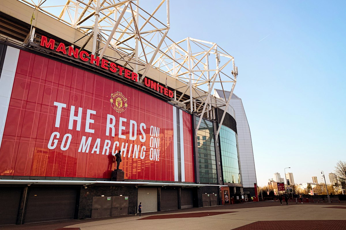 Mặt tiền sân vận động Old Trafford của Manchester United