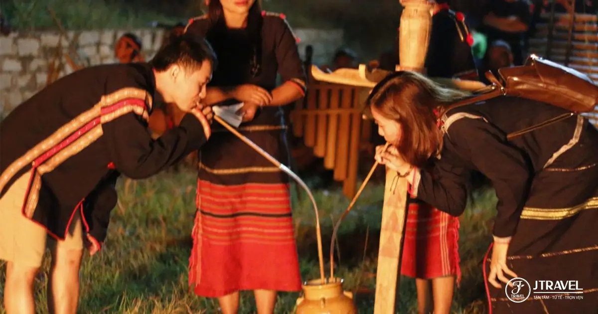 Rượu cần Tây Nguyên