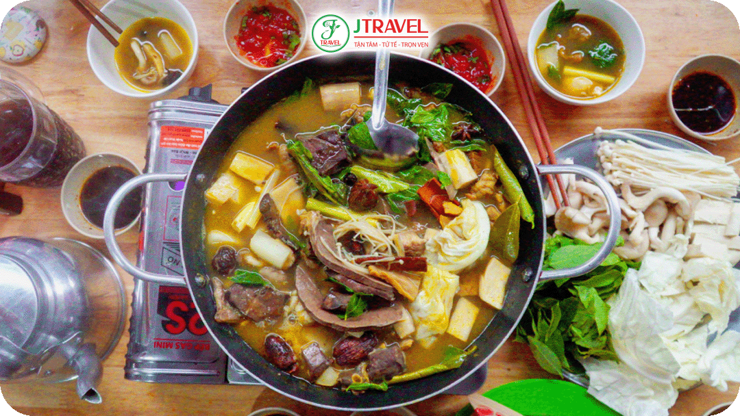 Thắng cố Sa Pa - Thắng cố là món ăn truyền thống của người H’Mông ở vùng núi Tây Bắc