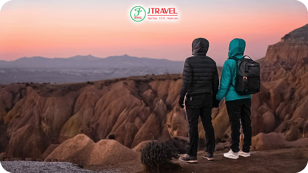 Thung lũng Đỏ là điểm ngắm hoàng hôn đẹp nhất Cappadocia