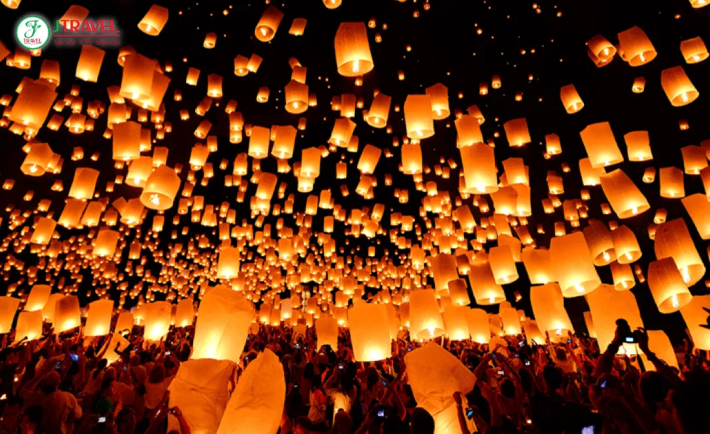 Hàng ngàn đèn lồng rực sáng khắp bầu trời Trung Hoa dịp tết 