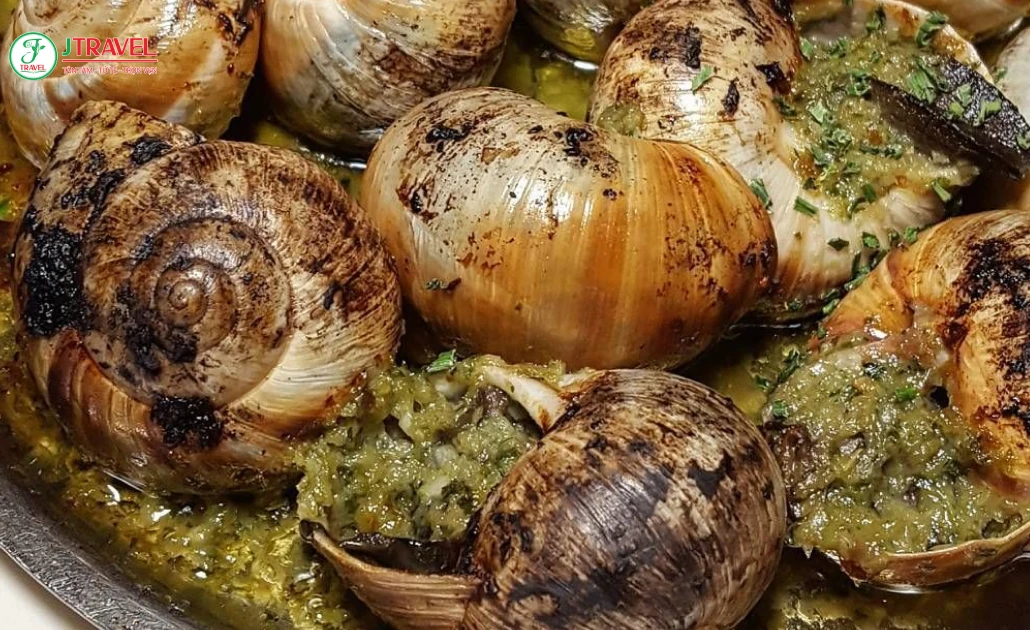Escargot món ốc sên nướng đặc trưng