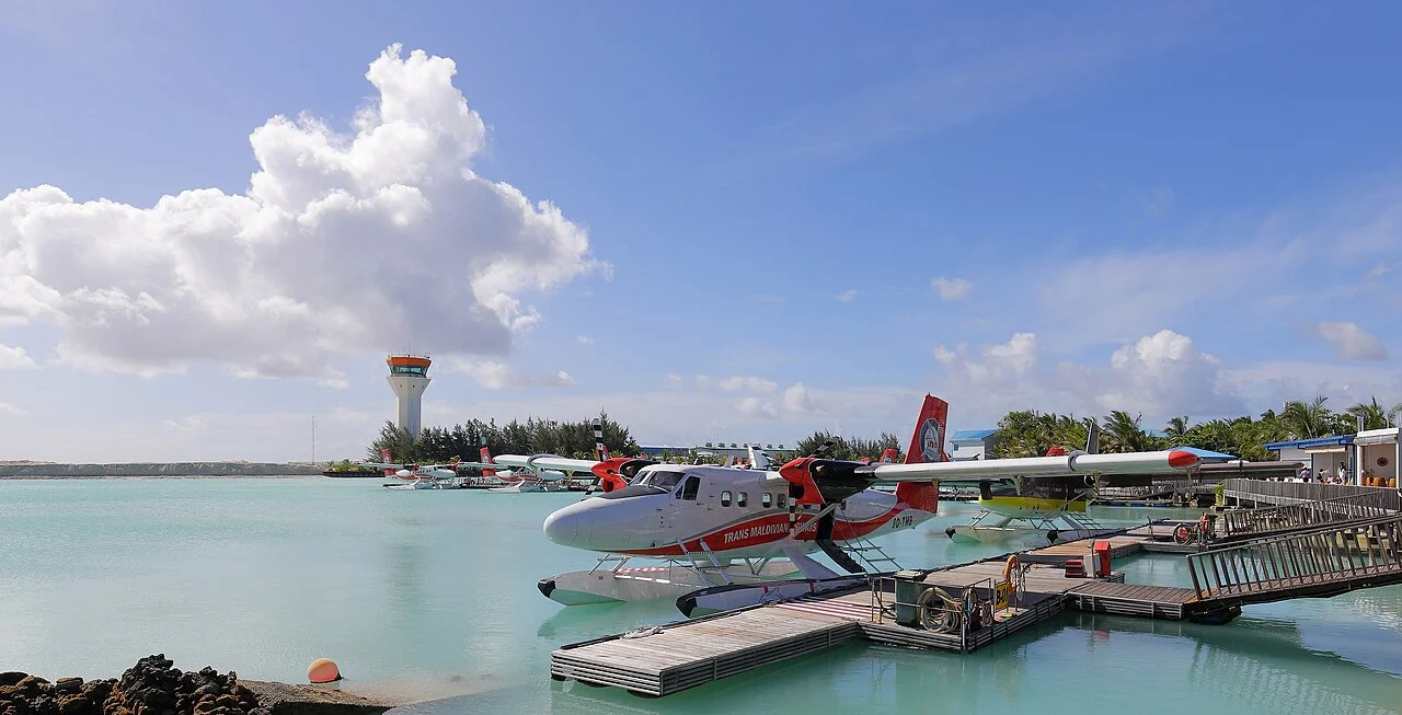 Thủy phi cơ Twin Otter tại sân bay quốc tế Velana, Malé