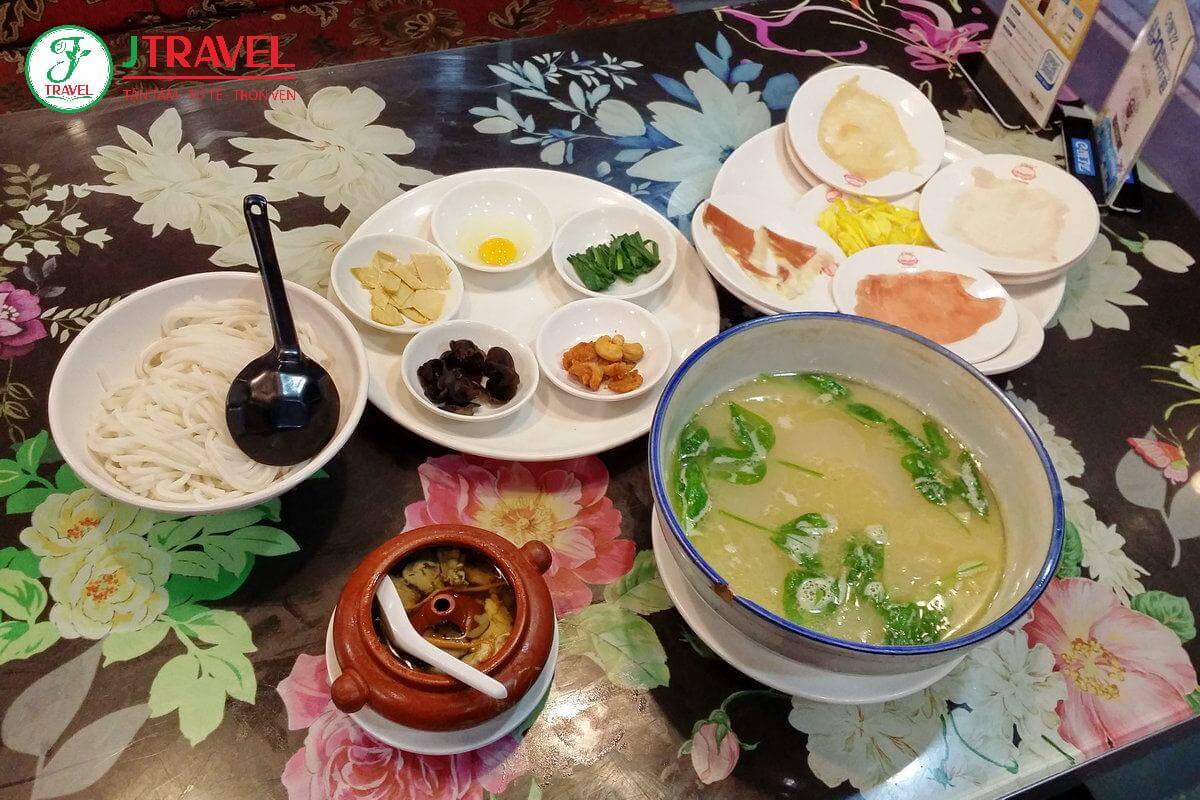 Bún qua cầu Vân Nam