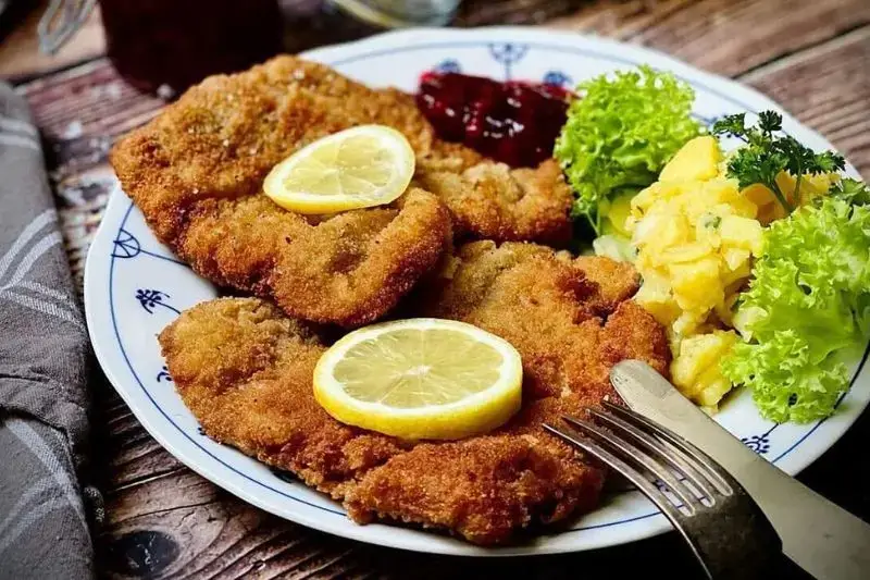 Schnitzel – Thịt Chiên Xù (ảnh internet)