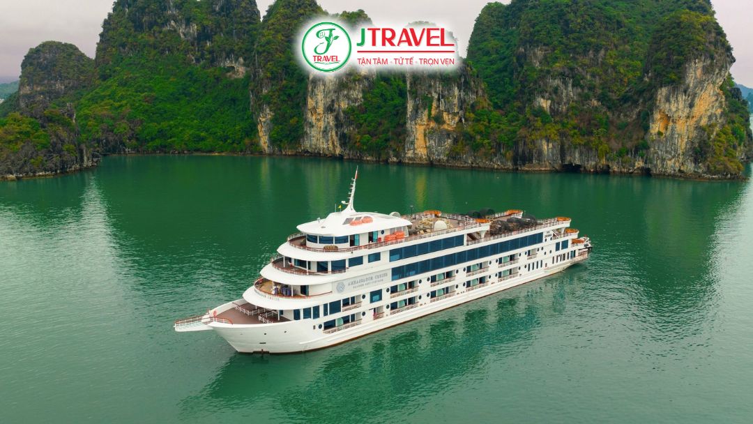 Du thuyền khám phá vịnh