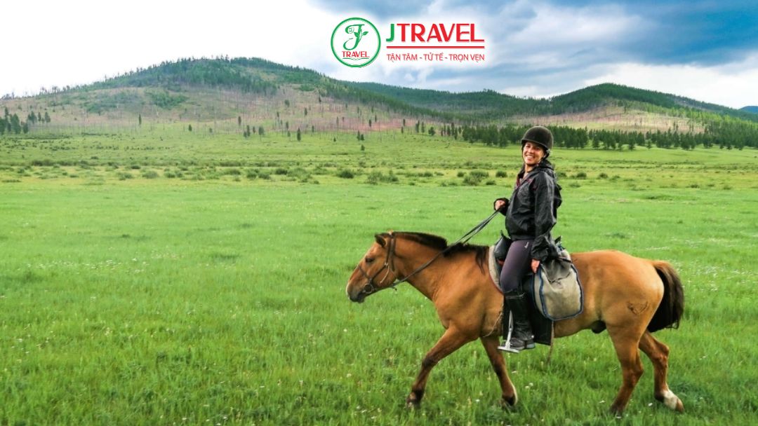 Cưỡi ngựa trên thảo nguyên
