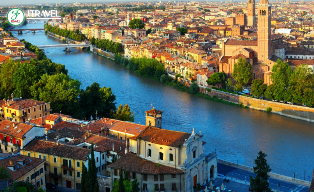 Verona gắn liền với Romeo và Juliet