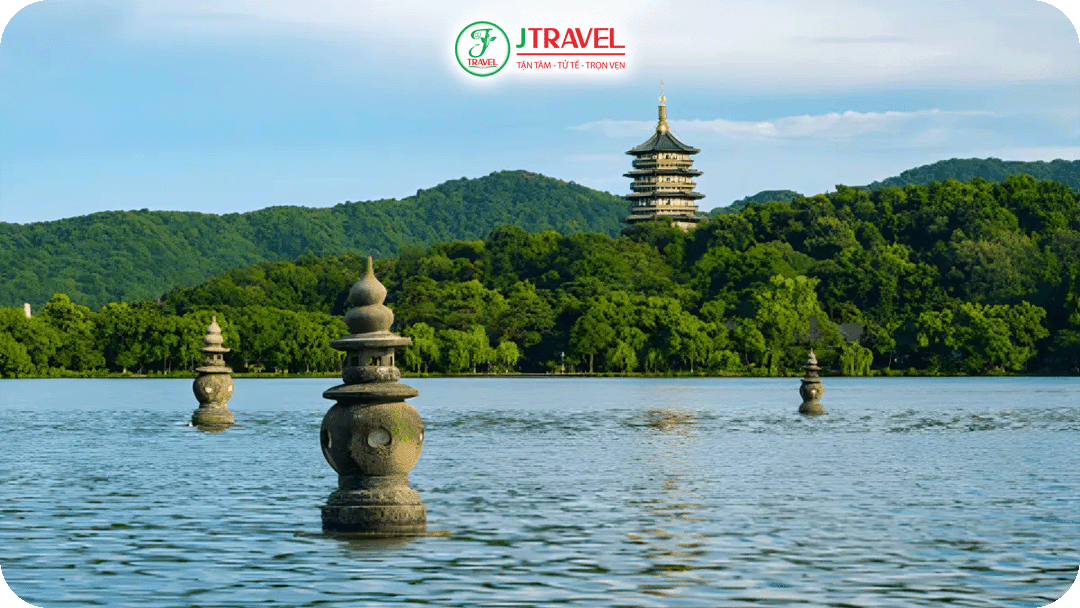 Tam Đàn Ấn Nguyệt – Hình ảnh biểu tượng của Tây Hồ