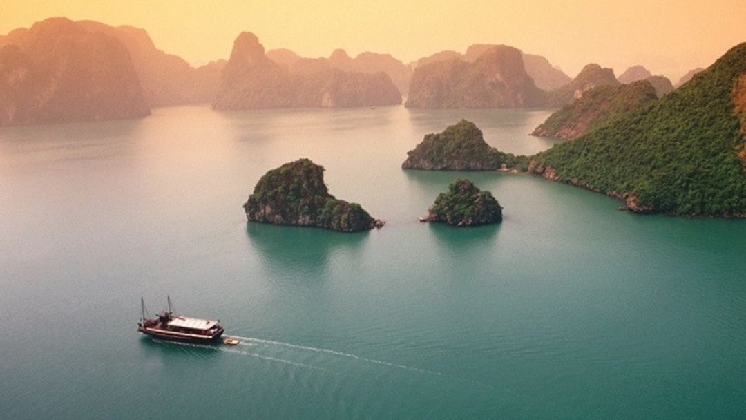 Hạ Long mùa nào cũng đẹp 