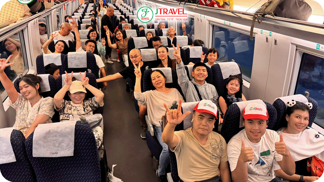 Tàu điện là phương tiện di chuyển di lại giữa các tỉnh Trung Quốc