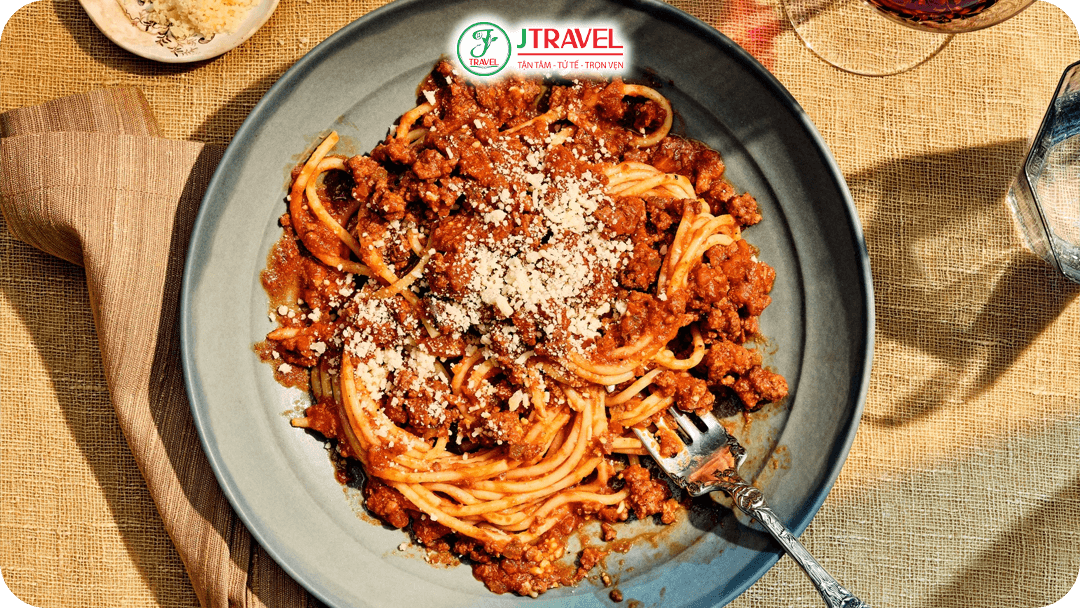 Mì sốt thịt Bolognese (Ragù alla Bolognese)