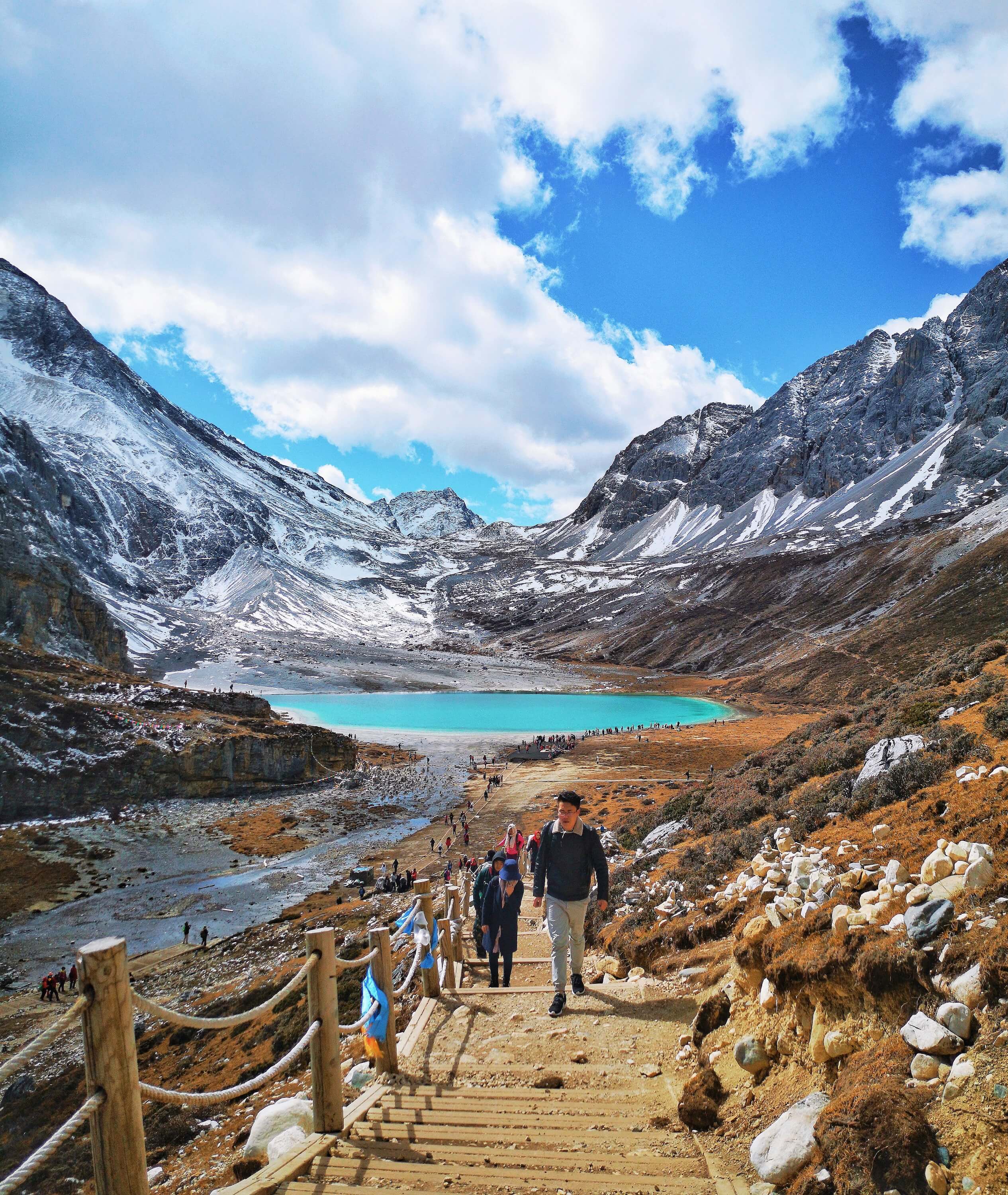 Cung đường hiking dẫn lối vào Hồ Sữa