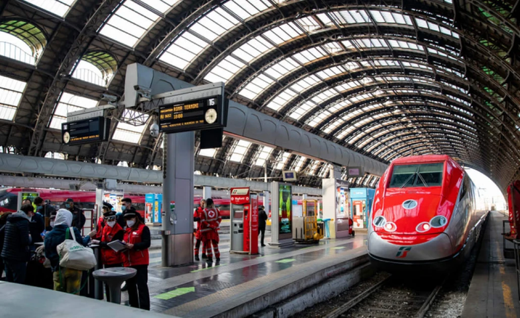 Tàu điện từ sân bay Fiumicino đến ga Roma Trastevere và Vatican