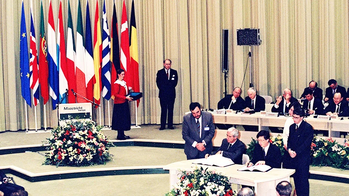 Giai đoạn Maastricht (1993-1999) (ảnh internet)