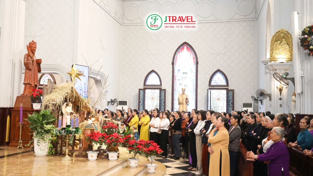 Tôn trọng nghi lễ và văn hóa bản địa khi đi hành hương