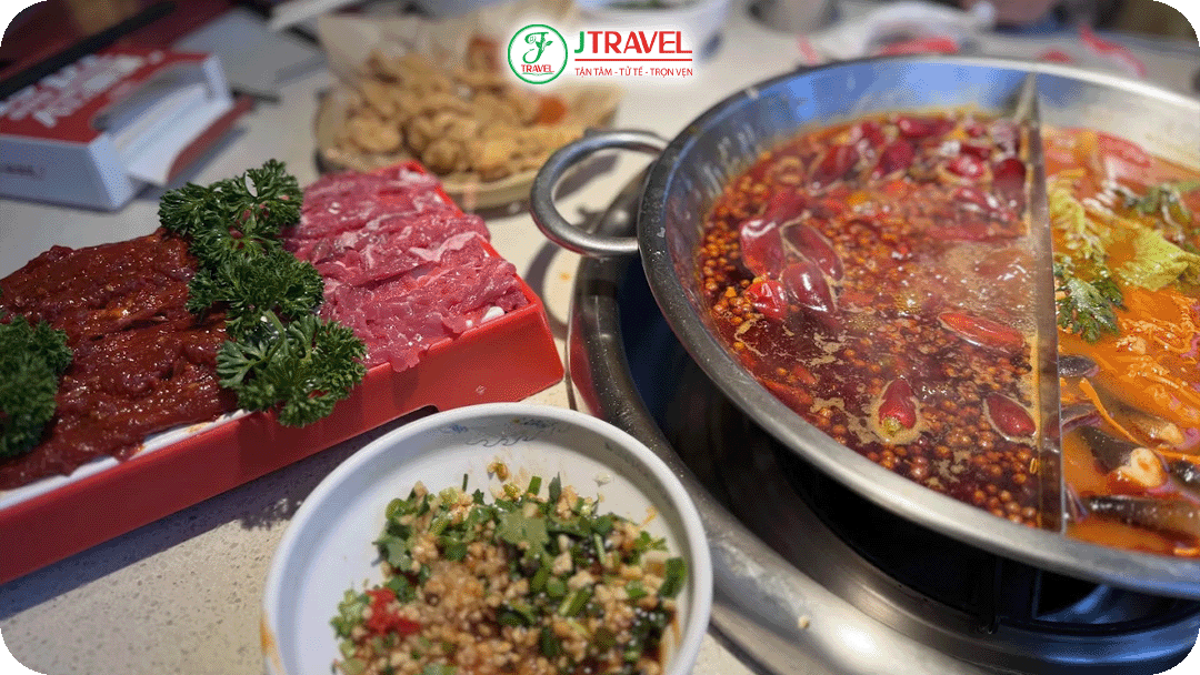 Lẩu cay Tứ Xuyên – Món ăn “đốt lạnh” trứ danh