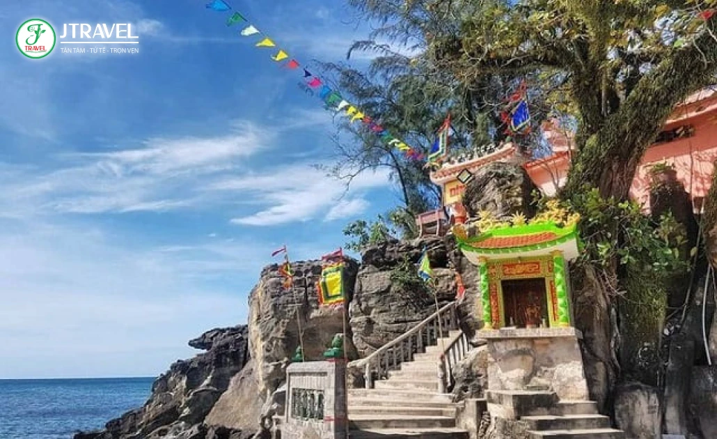 Dinh Cậu Dinh Bà Phú Quốc điểm tham quan tâm linh tại Dương Đông