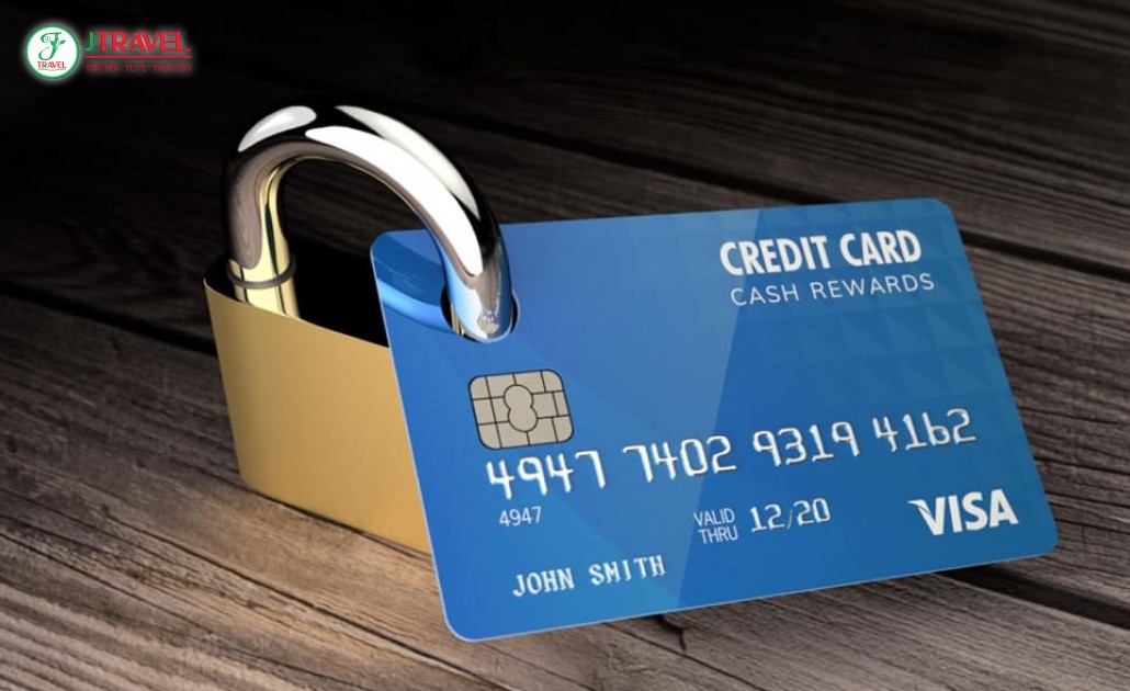 Liên hệ ngân hàng để khóa thẻ khi nghi ngờ bị lừa đảo